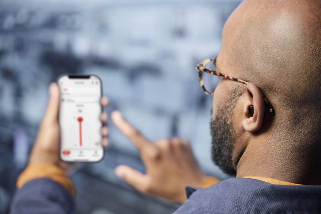 L’Insio™ Charge&Go Signia proposé par La Solution Auditive peut être contrôlé à distance discrètement via une application simple d’utilisation, pour un confort optimal.